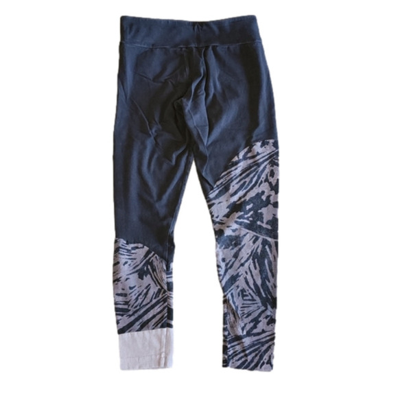 Adidas Asymmetrical Print Design Leggings - Picture 5 of 5